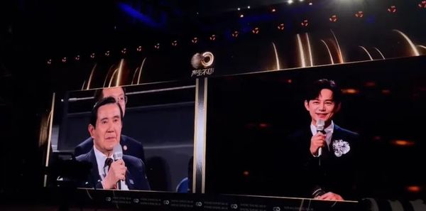 马英九与湖南卫视《声生不息》节目连线，现场合唱一首歌