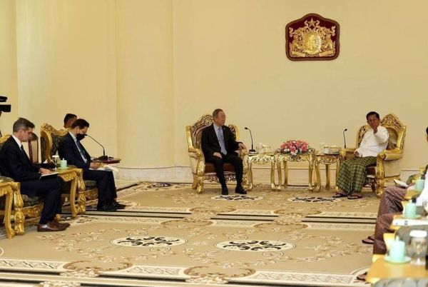 国家管理委员会主席与潘基文先生在内比都讨论缅甸目前局势