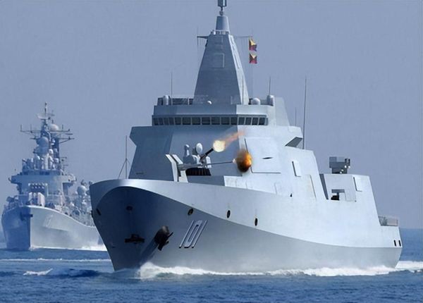 海军编队挺进日本海，轰炸机剑指关岛，美高官承认中国比苏联强大！