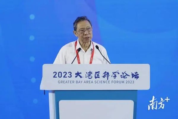 钟南山：能覆盖XBB变异株的疫苗很快面世