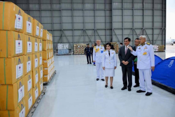 泰国国王为缅甸灾民捐赠的物品抵达仰光机场