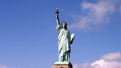 热烈祝贺纽约缅华主办暨洛杉矶缅华协办第十一届世界缅华同侨会胜利召开（丛中草）