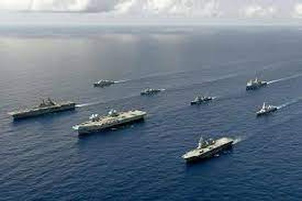 美日澳加“老爷舰”东海挑衅，中国056舰队风驰而至，彻底整不会了！