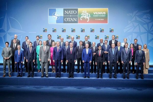 中方正告北约！