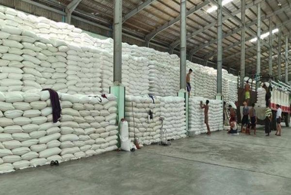 自勃固省西部地区向仰光大都市输送大米