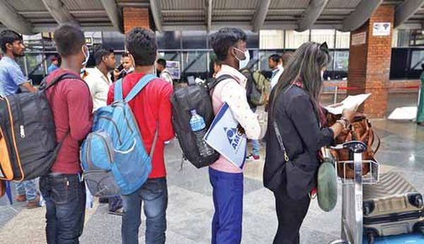 尼泊尔国家前往国外工作的劳工人数创新高记录