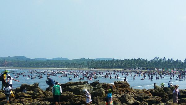 伊洛瓦底省海基遵地区威东(银山)海岸7月份接待1万多名游客