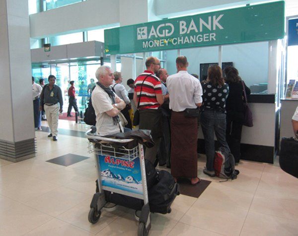 仰光机场将开设专柜向出境旅客出售美元