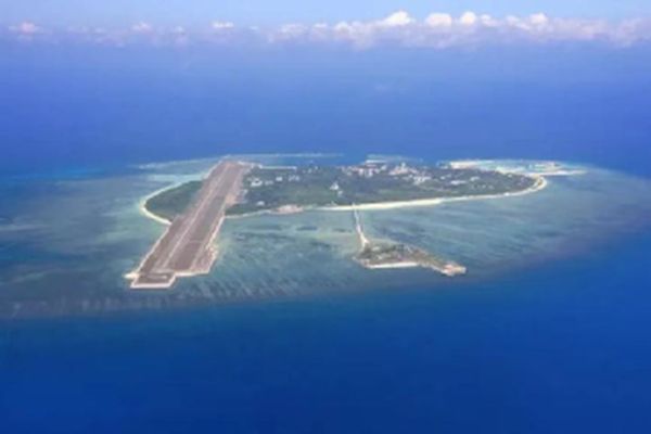 偷偷在中业岛扩建机场，驻守特种部队，菲律宾这是要“摊牌”了？