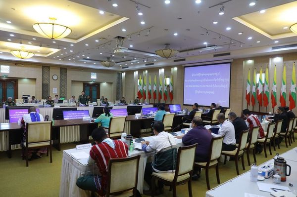 签署停火协议的5个组织与和平谈判小组在内比都会谈