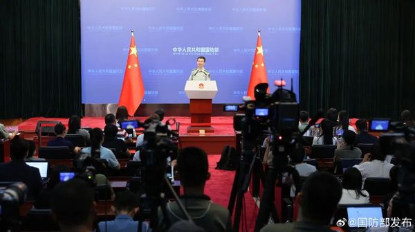 中国海军093型核潜艇在台海发生意外？国防部辟谣