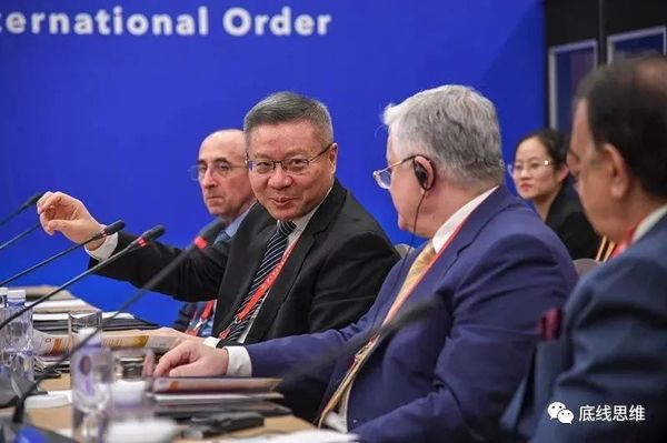 中国人认为要么是朋友要么是潜在的朋友，但美国人不这么想