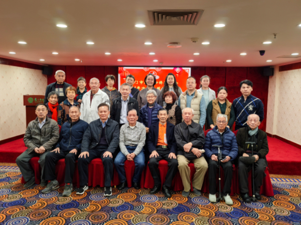温馨融洽的迎新春座谈会（曾素琼）
