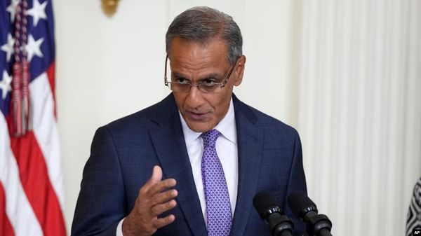 这国披露正和中国谈，美国果然来挑拨