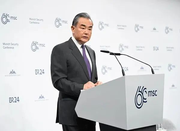 王毅：何来咄咄逼人？