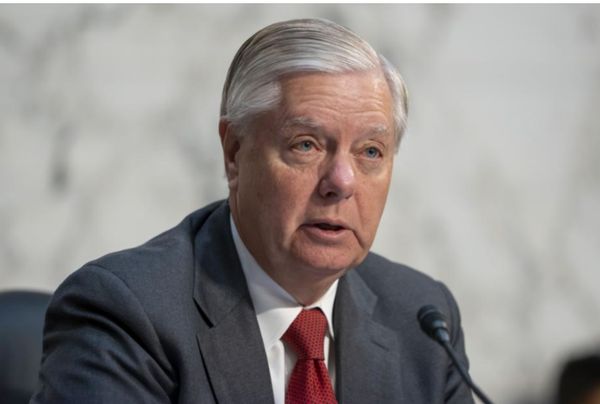 这个对华强硬的美国议员被俄罗斯“拉黑”