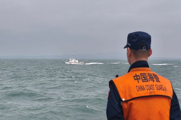 中国海警这张“同框”照，也意味深长