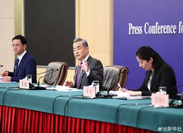 王毅刚刚回答21个提问，信息量极大！