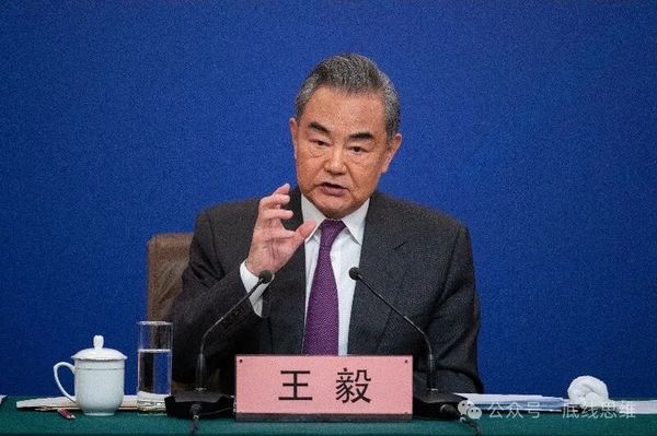 逸语道破：时代变了，我们要学会与一个“四无美国”打交道