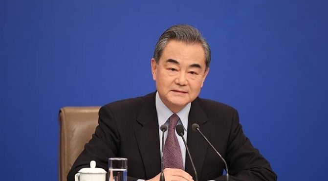 王毅同伊朗外长、沙特外交大臣通电话