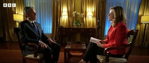 BBC问了布林肯一个关于中国的问题，却被反华分子骂惨！