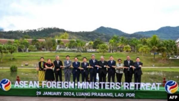 老挝支持举行东盟三方会议讨论缅甸问题