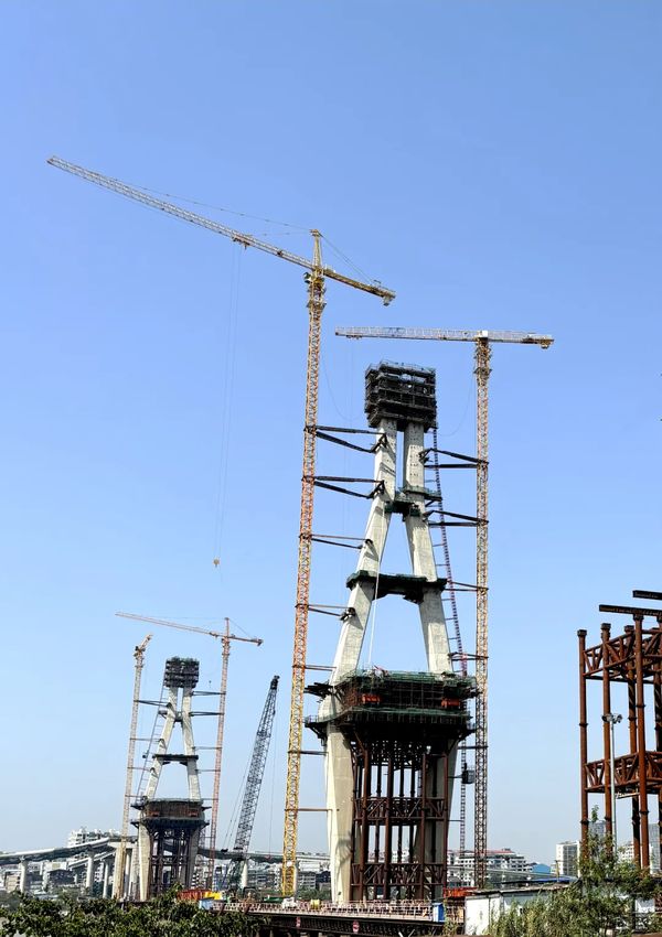 柳工欧维姆助力缅甸最大跨径钢绞线斜拉桥首根拉索挂设成功
