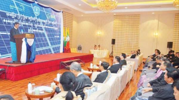 曼德勒省两座太阳能发电站正式启动发电