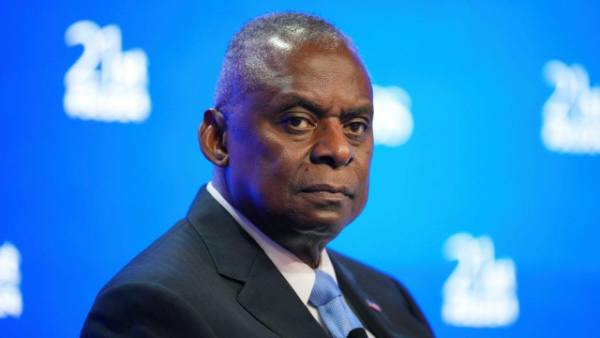 美国国防部长表示对缅甸暴力事件升级感到担忧