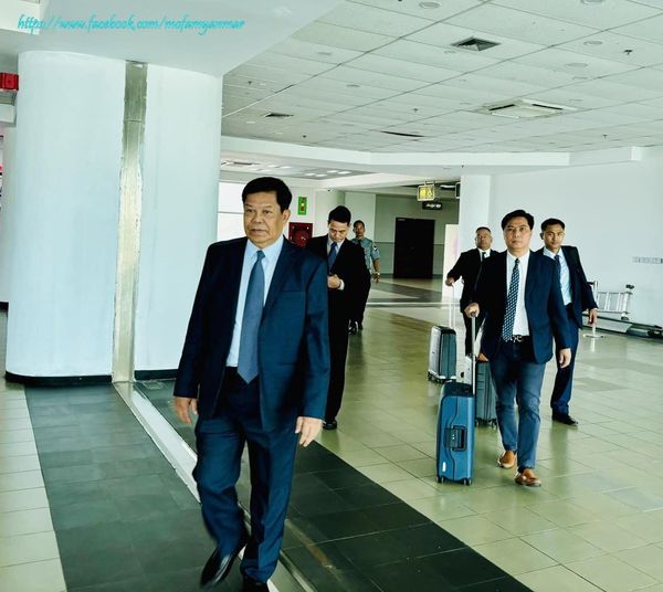 军事委员会外长出访伊朗