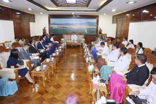 中国驻缅甸大使会晤孟邦行政长官