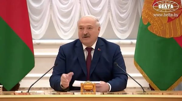 西方曾利诱我们，但我们没有背叛中国