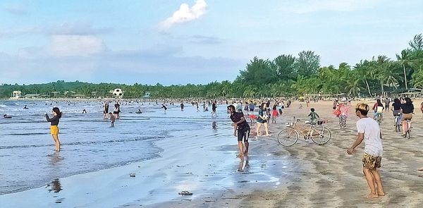 伊洛瓦底省瑞东亚海岸地区7月份接待了国内外游客1.7万人