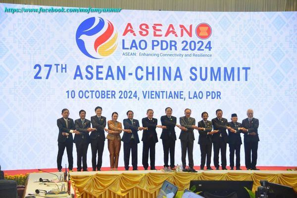 缅甸外交部常务秘书带队出席第 27 届东盟+3峰会及相关会议