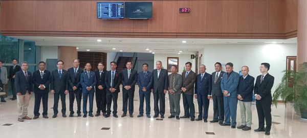 缅甸部分政党和停火武装团体代表抵达印度德里