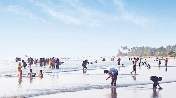 伊洛瓦底省银山海岸地区2024年12月份接待游客4万多人