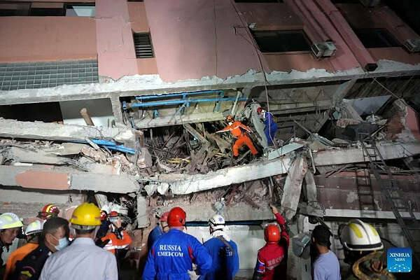 中国与多国救援队协力奋战缅甸震区 成功营救400余名幸存者