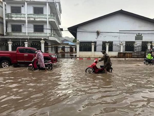 缅甸大其力市遭遇暴雨袭击 多街区发生洪涝灾害