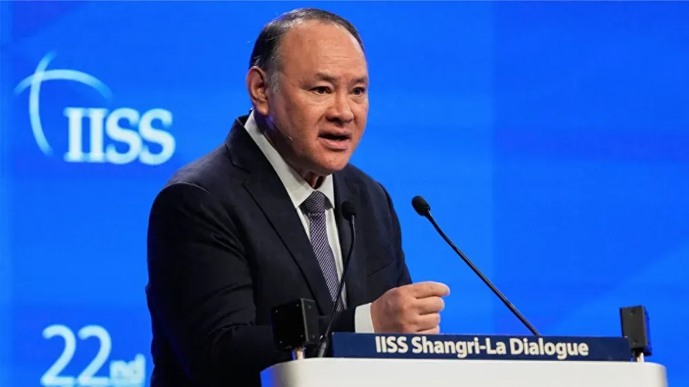 菲防长撂下狠话，这回不是冲着中国说的，看来马科斯要敲诈美国了…