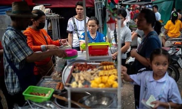泰国政府将严查外国人从事泰国公民专属职业