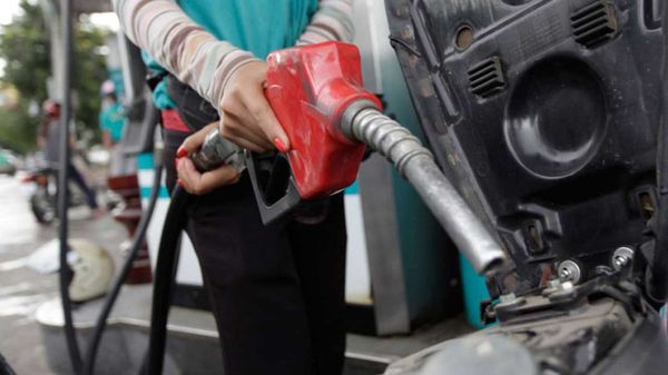 柬埔寨国家今年头7个月由国外进口燃油10多亿美元