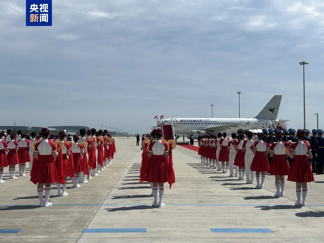 敏昂莱抵达天津