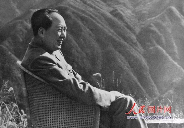 伟大领袖毛主席与世长辞（萧介达/必明）