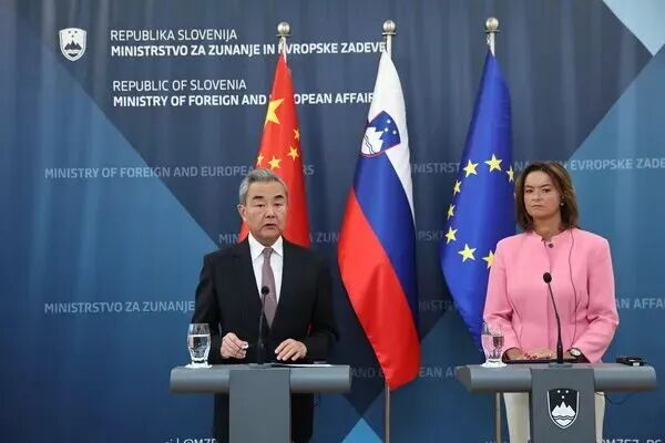 王毅表态：中方不参与、不策划战争