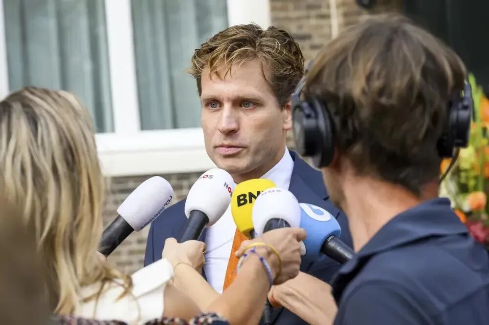 中国立威成功，英国对华致谢，高市早苗态度松动，但重申对台立场不变…