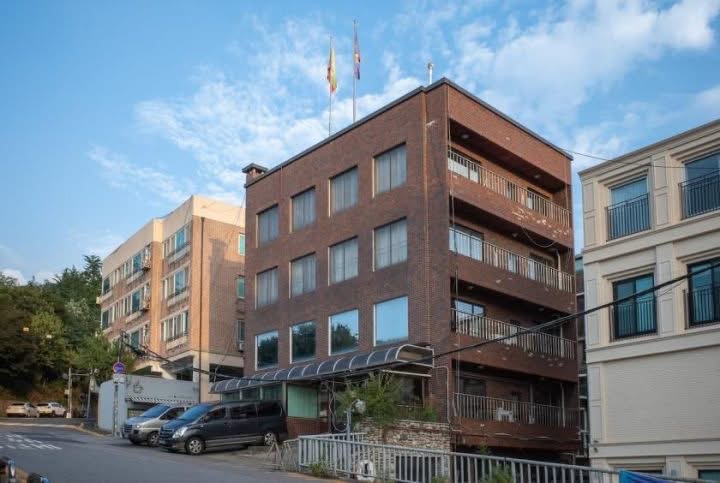 驻韩缅甸使馆为在韩公民增设周六护照领取服务