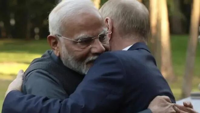 背刺普京？莫迪真不长眼还要两边通吃，结果又被美国给教训一回