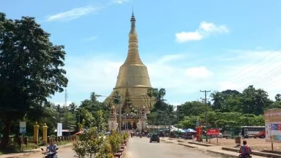 勃固省在今年头10个月内接待国内外游客约39万人