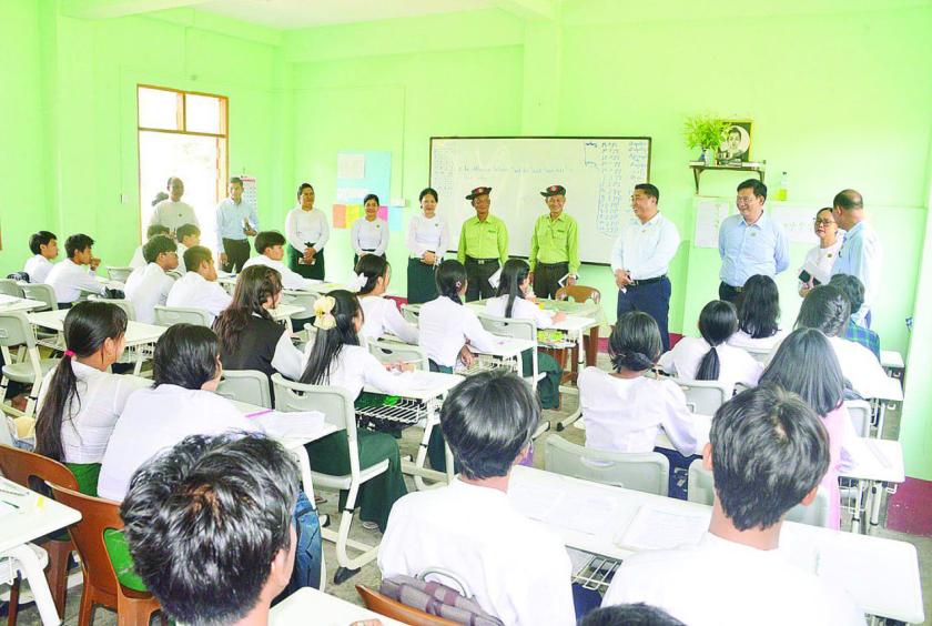 教育部拟实施校外中小学教育计划 保障失学青少年学习机会
