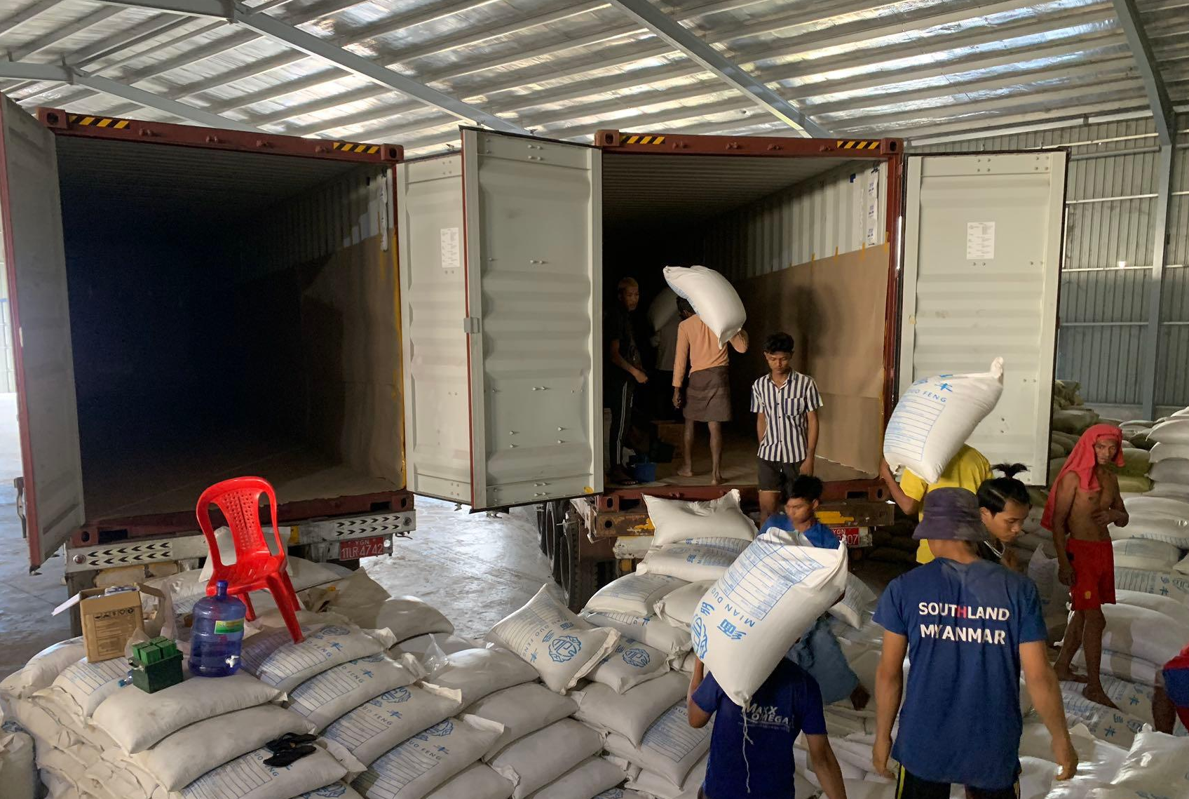 伊洛瓦底省央冬县区上个月份向仰光市输送出大量恩玛塔品种大米